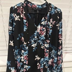 White House Black Market Women's Long Sleeve Floral Tie neck Top Size 12